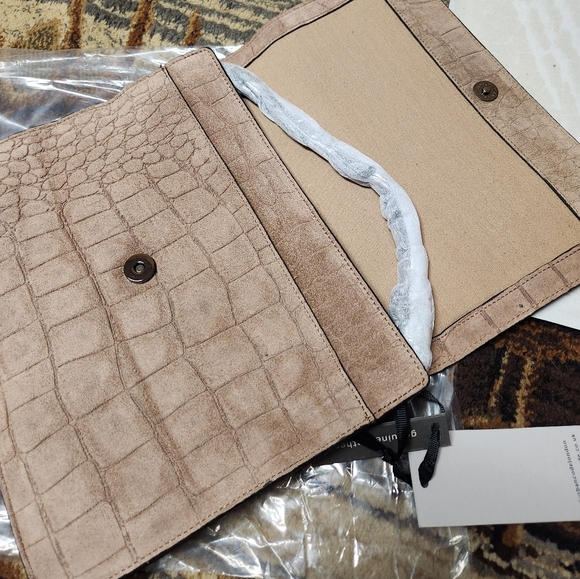 Urbancode Leather crock purse - Picture 11 of 15